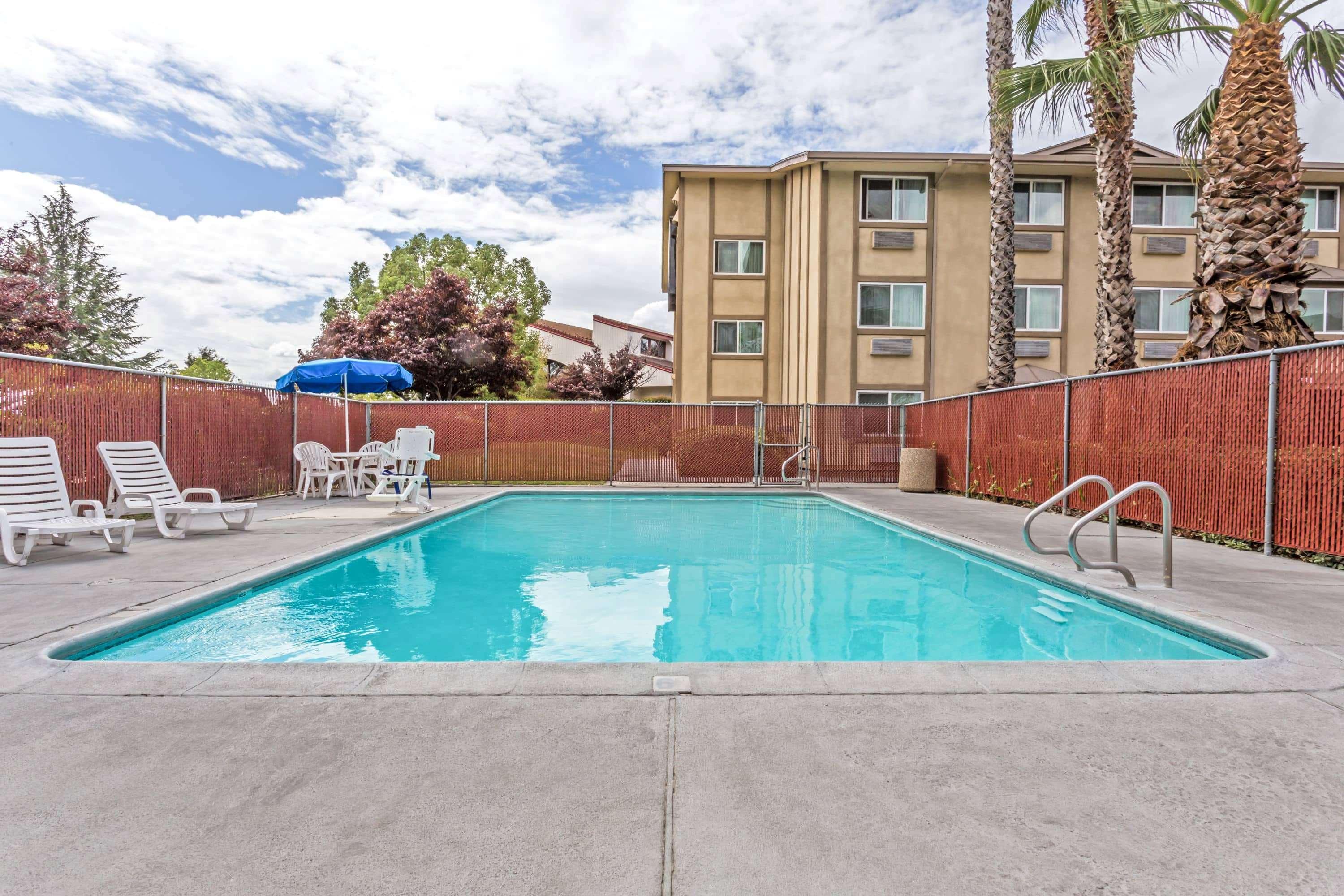 Hotel Super 8 By Wyndham Sacramento Carmichael Exterior foto
