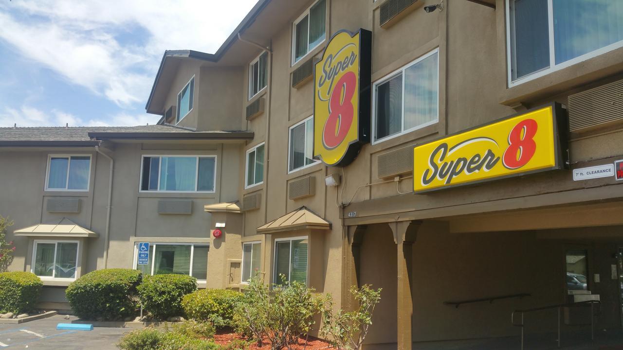 Hotel Super 8 By Wyndham Sacramento Carmichael Exterior foto