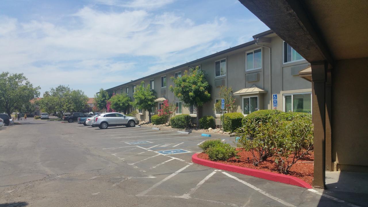 Hotel Super 8 By Wyndham Sacramento Carmichael Exterior foto